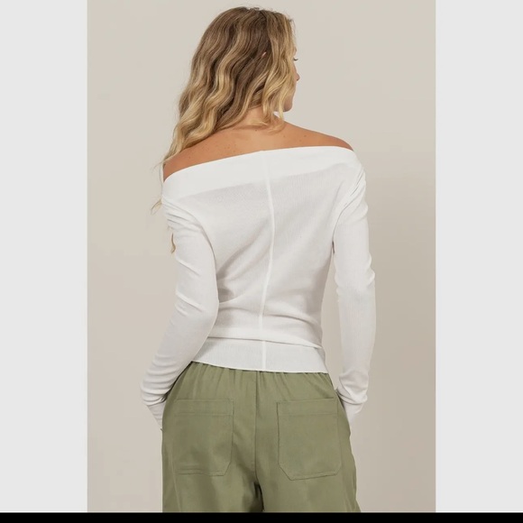 Boho OFF-THE-SHOULDER Ruched Top - Picture 6 of 6